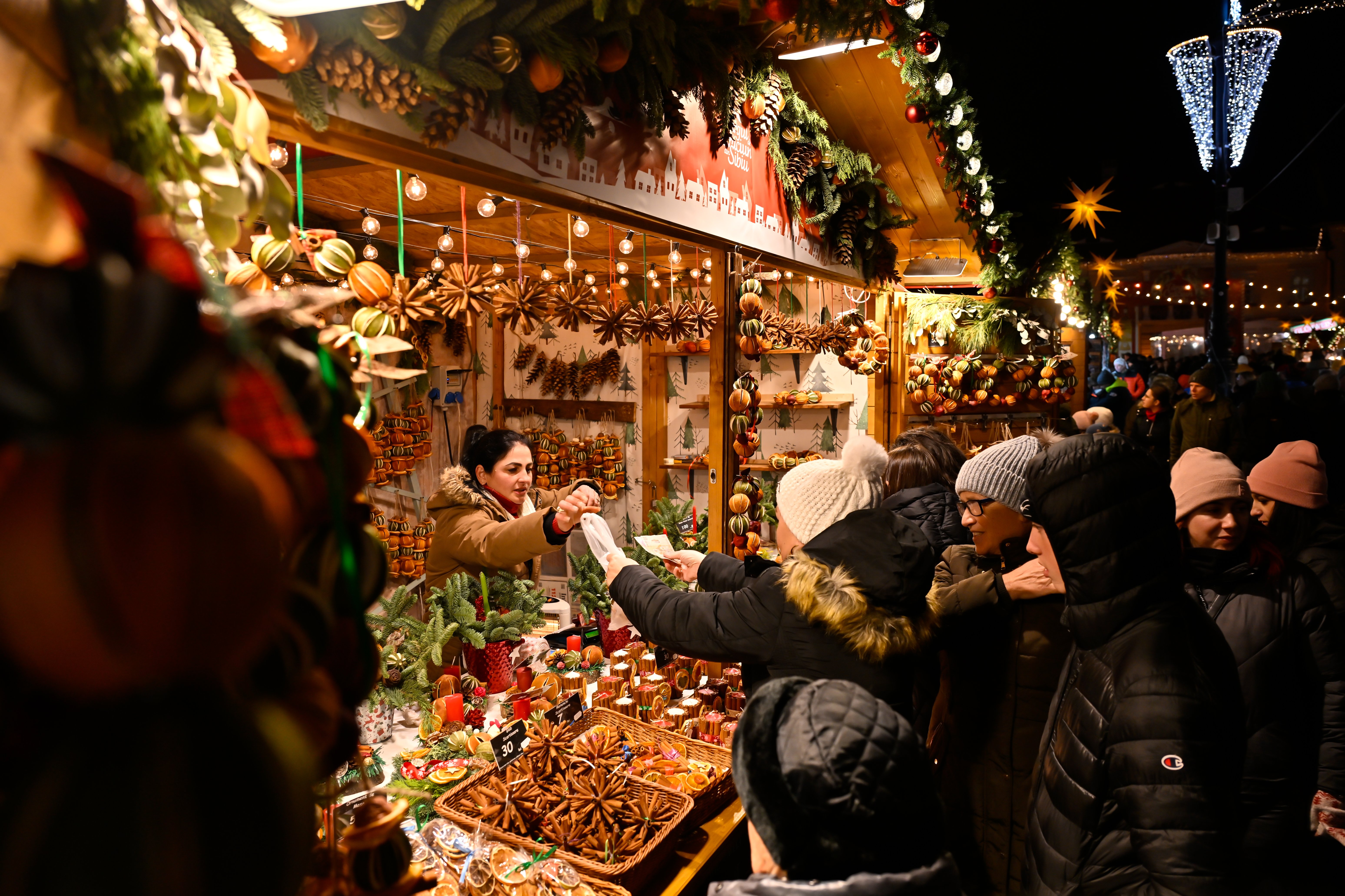 Vizitatori în târg